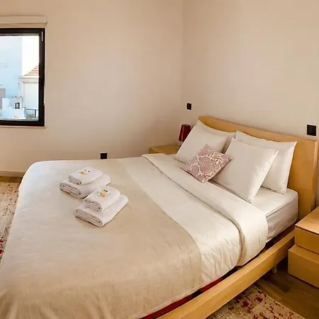 Luxury House, Private Rooftop Jacuzzi With View On Tagus & Monuments Лісабон